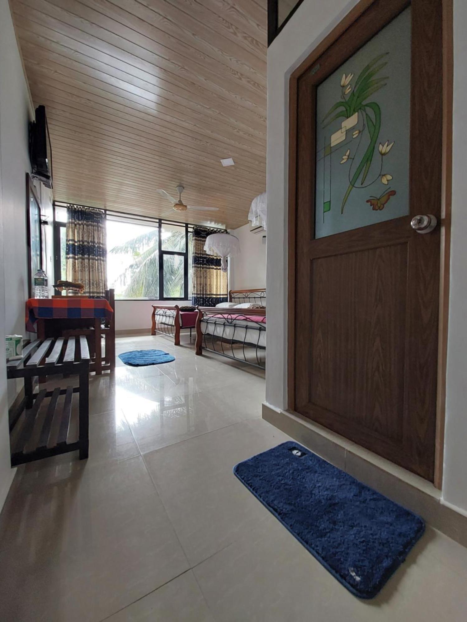 Lake Wave Hotel アヌラーダプラ エクステリア 写真
